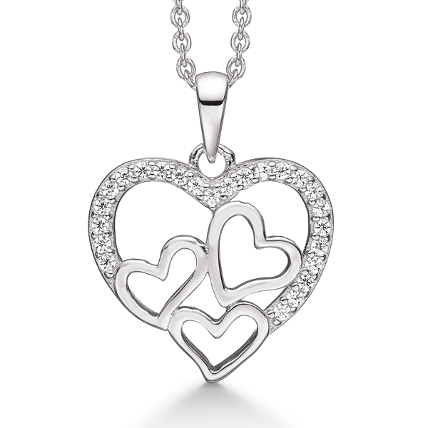 Støvring Design\'s Smukt hjertevedhæng, stort hjerte med glitrende zirkonia og tre små hjerter inden i. Måler 18 x 17 mm, leveres med 42 + 3 cm kæde