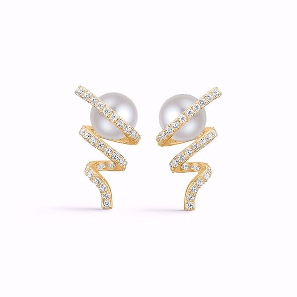 Smukke øreringe med ferskvandsperle og zirkonia i forgyldt sterling Sølv fra Guld & Sølv Design
